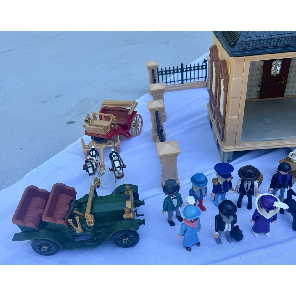 Playmobil Victorian Mansion FAO 5955 House Figures Carriage Car Furniture LOT